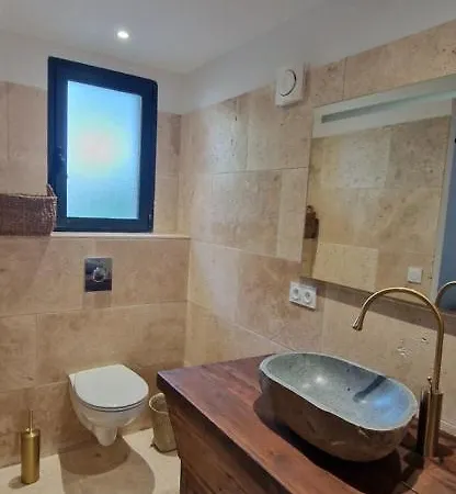 A Pasturella, Jacuzzi